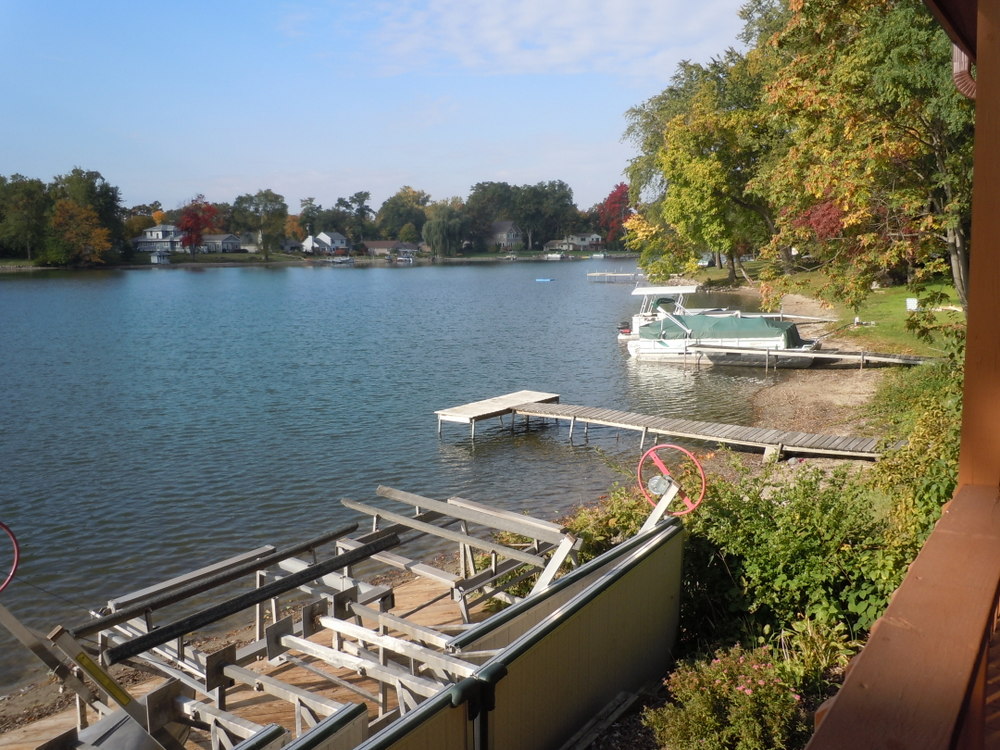 Lake homes on Mandon Lake in White Lake MI