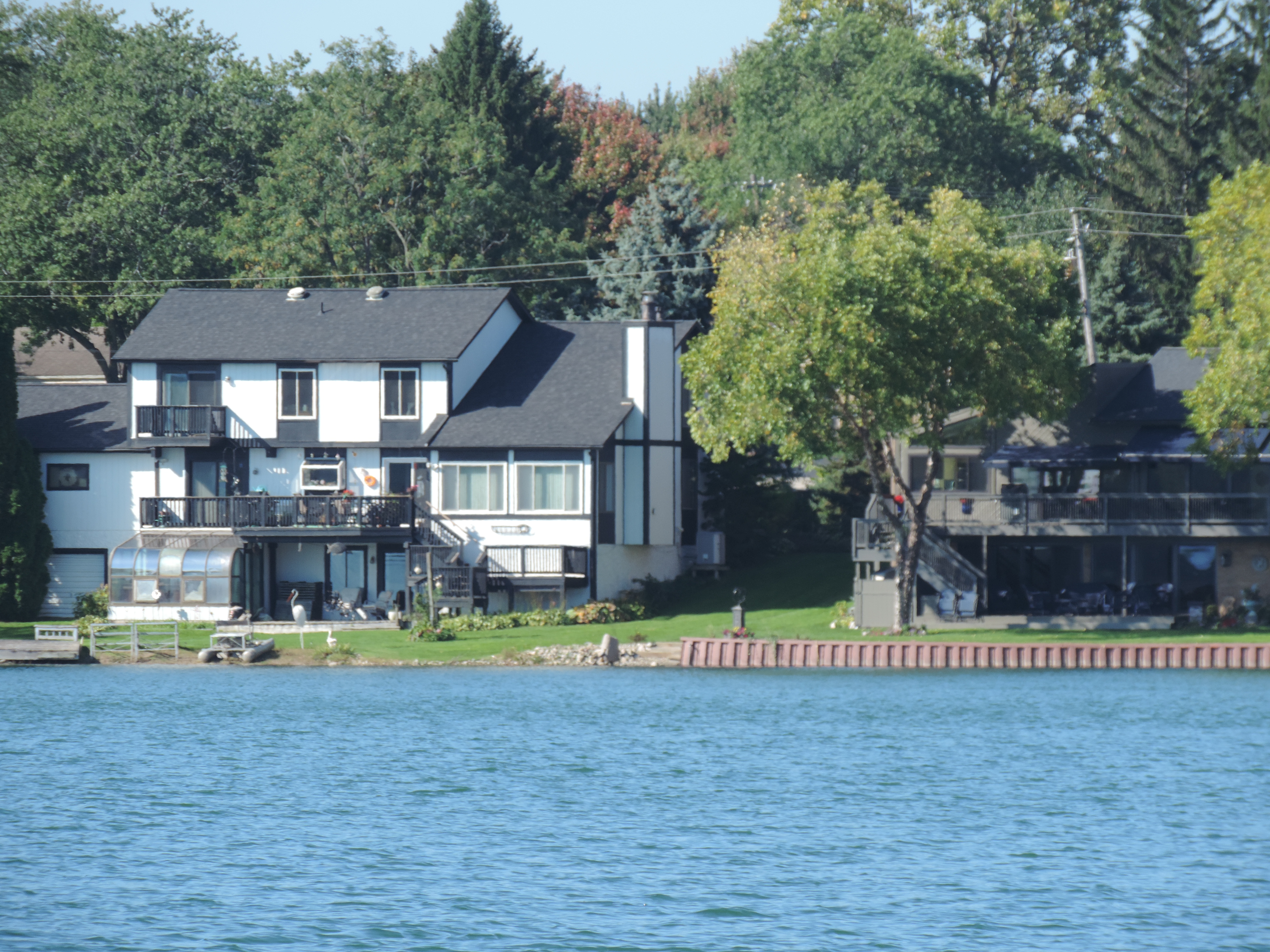 Hammond Lake homes in West Bloomfield MI 