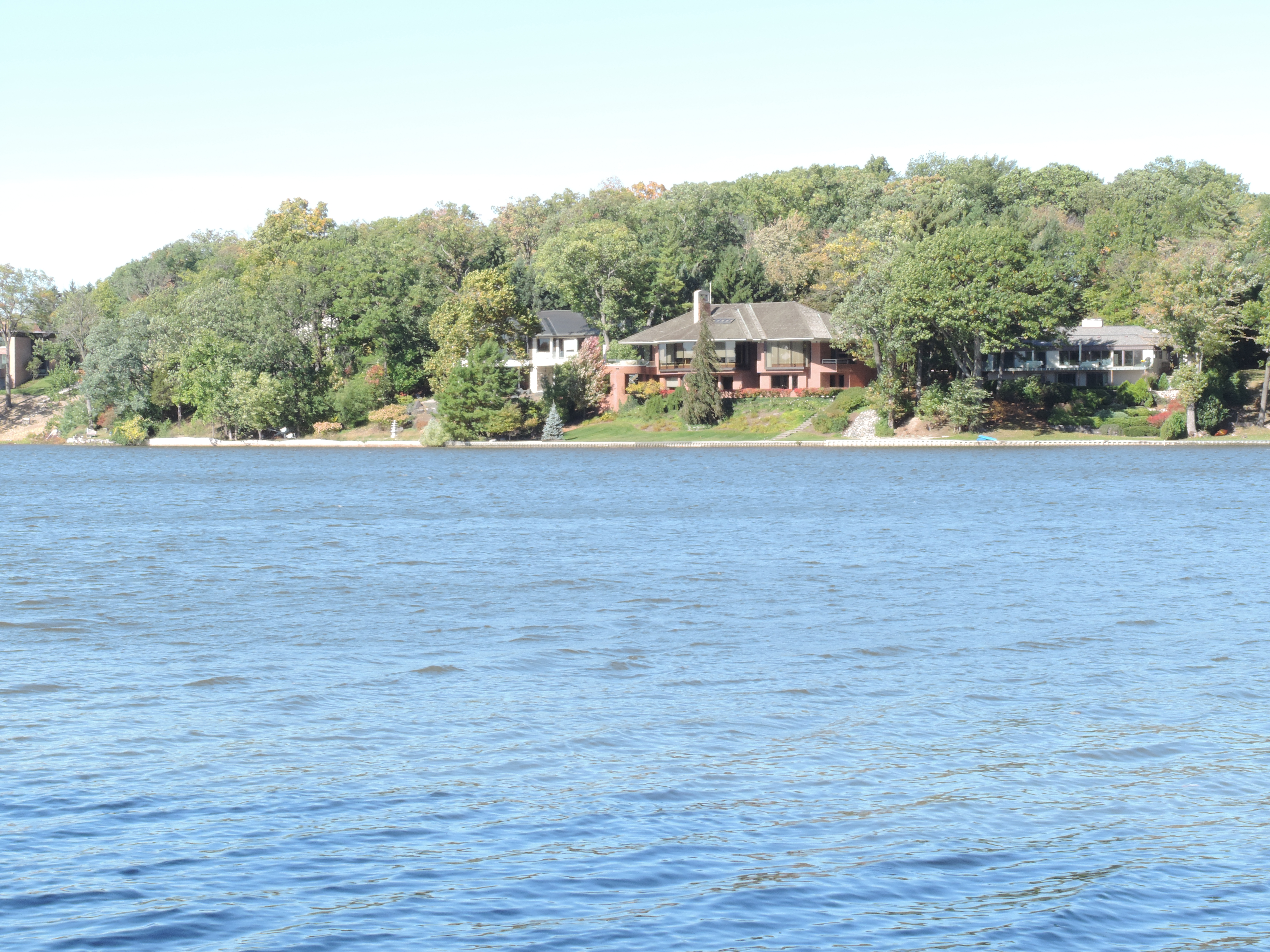 Lake houses on Island Lake in Bloomfield Michigan