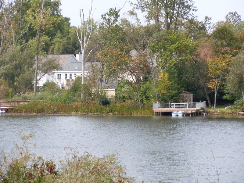 lake homes on Crystal Lake in Pontiac Michigan