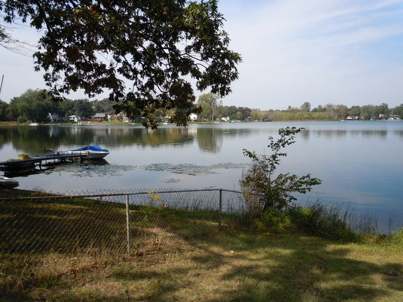 Houses on Round Lake White Lake Township