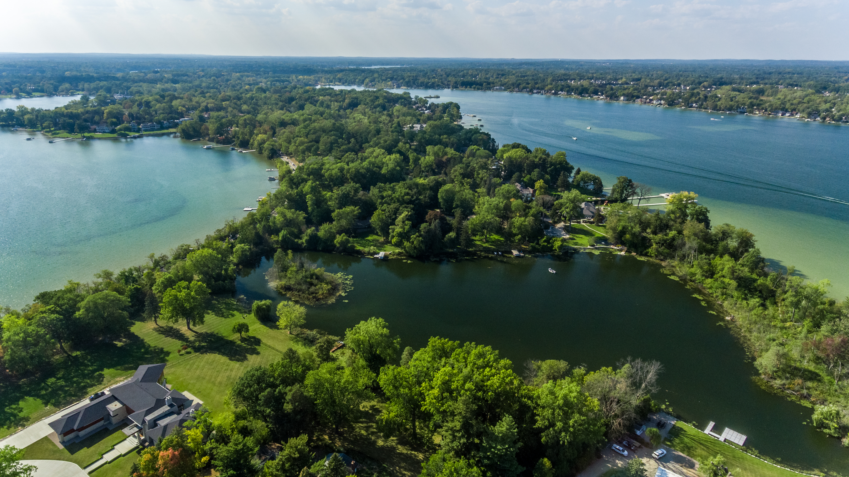 Lakefront homes on Dow Lake in Orchard Lake Michigan