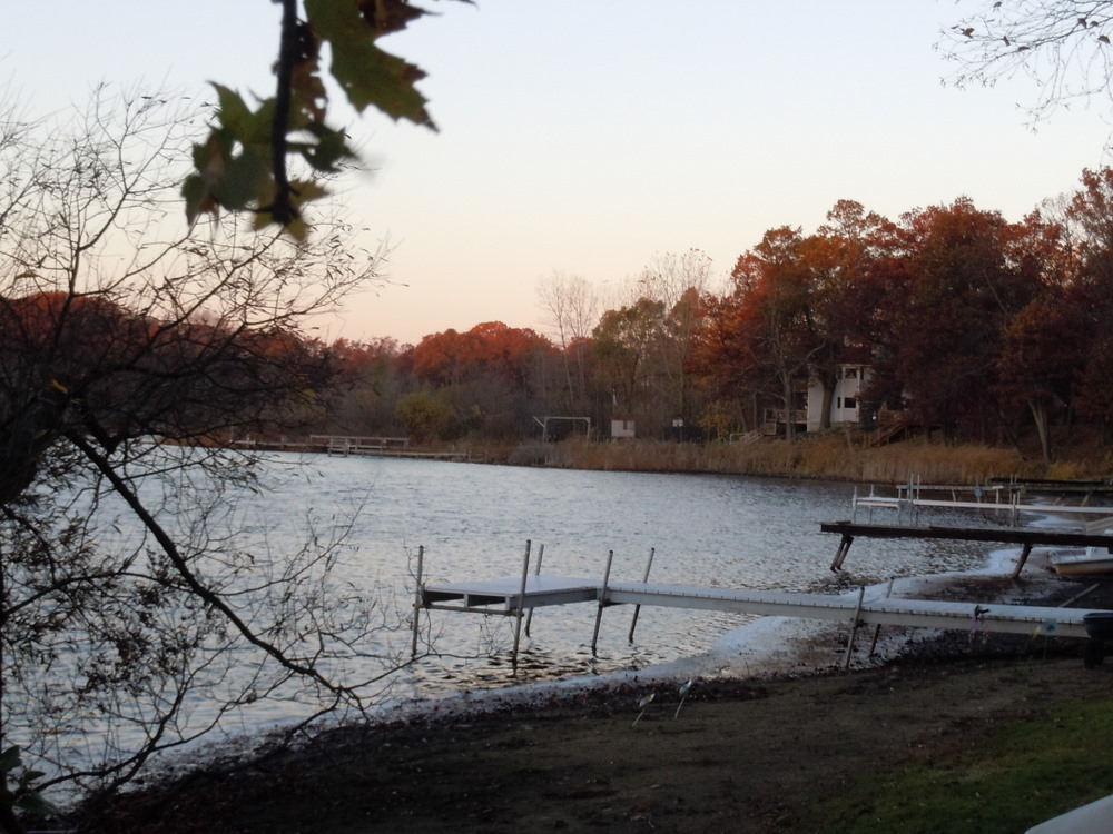 Homes on Elkhorn Lake in Orion Michigan