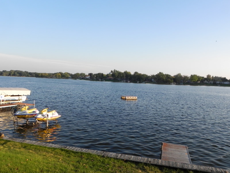 Homes for sale on Lake Oakland in Waterford MI