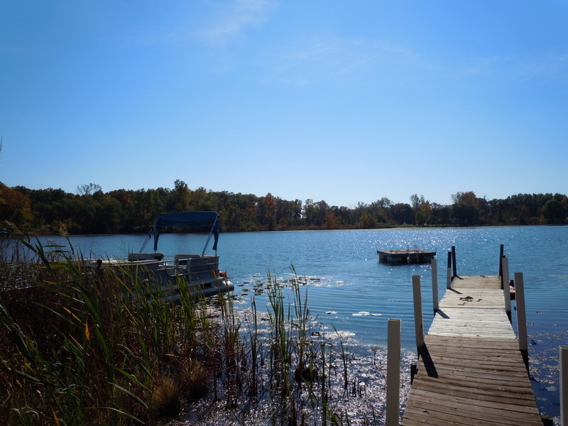 Homes on Leonard Lake in Highland MI