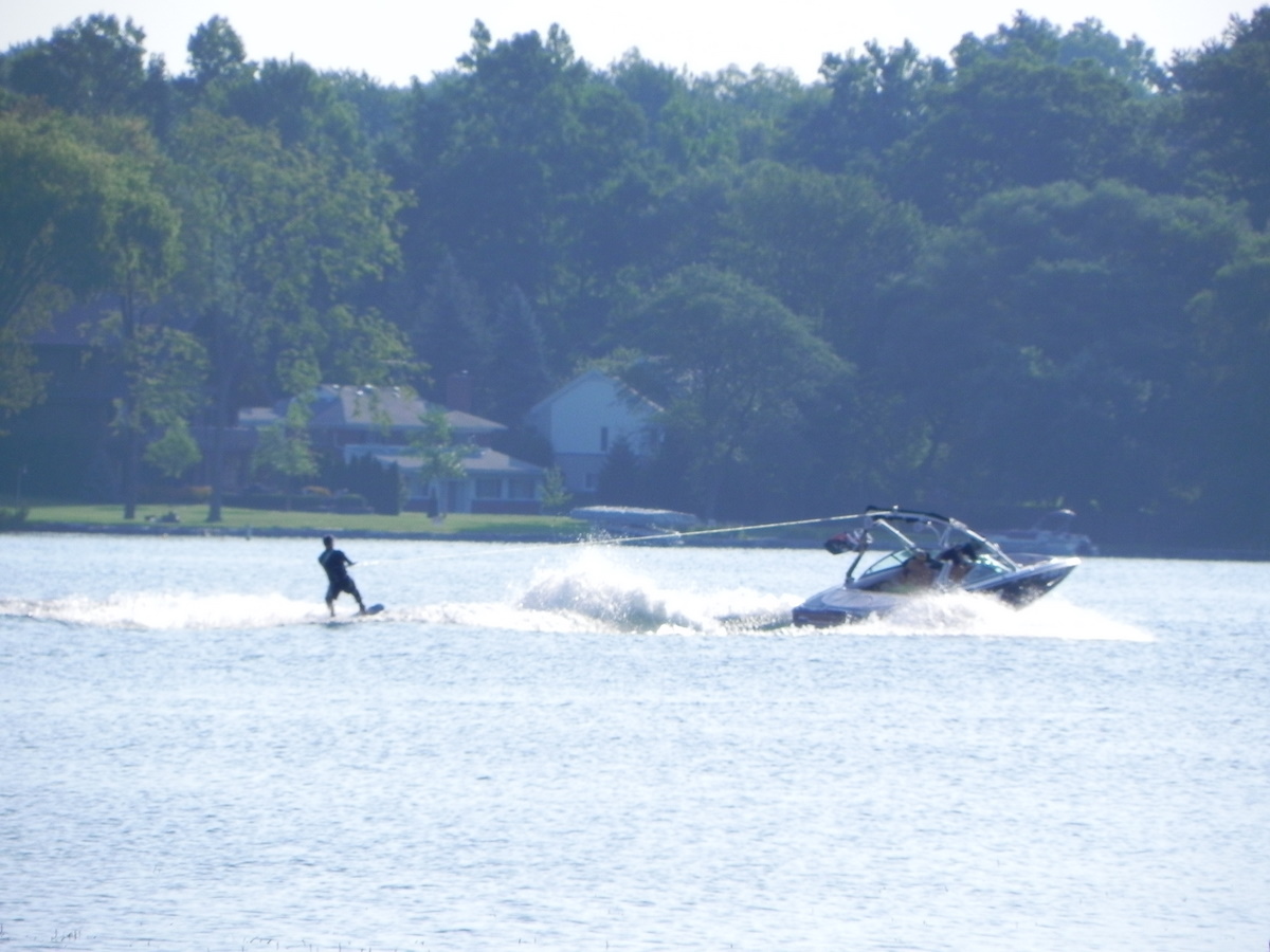 Boating on Elizabeth Lake in Waterford Michigan