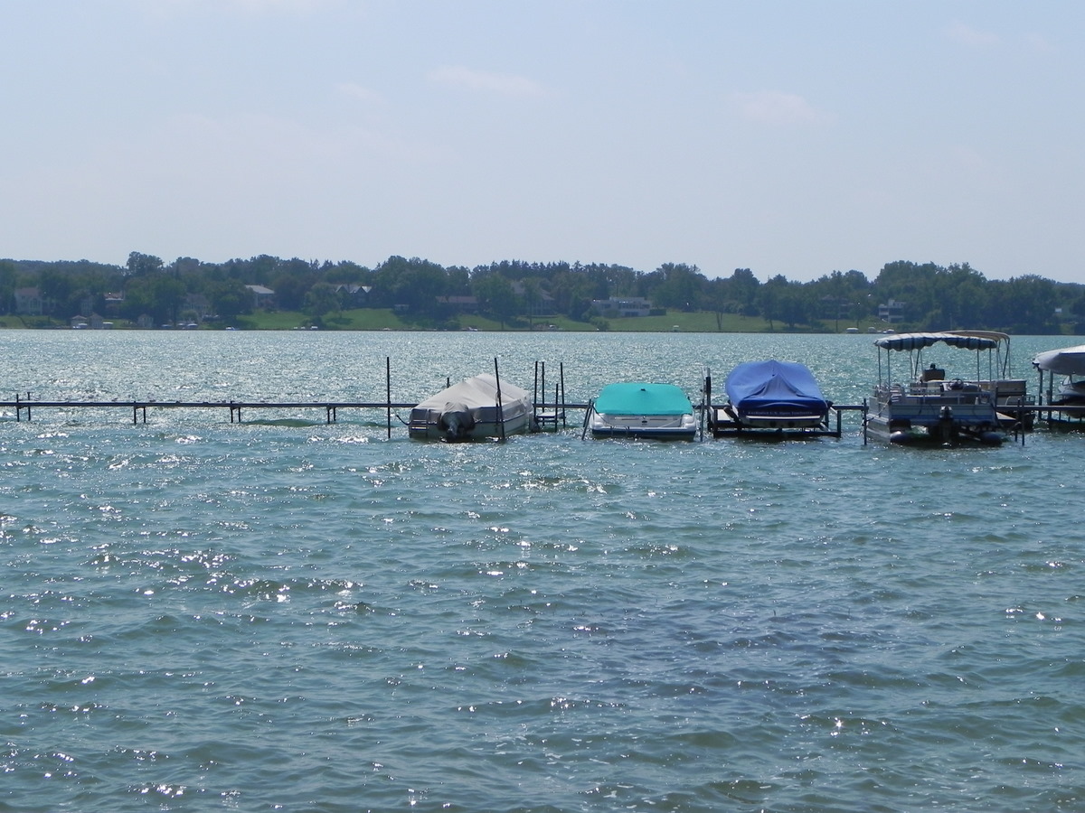Let's go boating on Pine Lake
