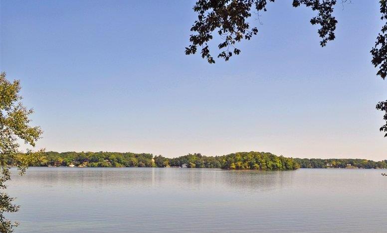 Homes on Lake Angelus MI