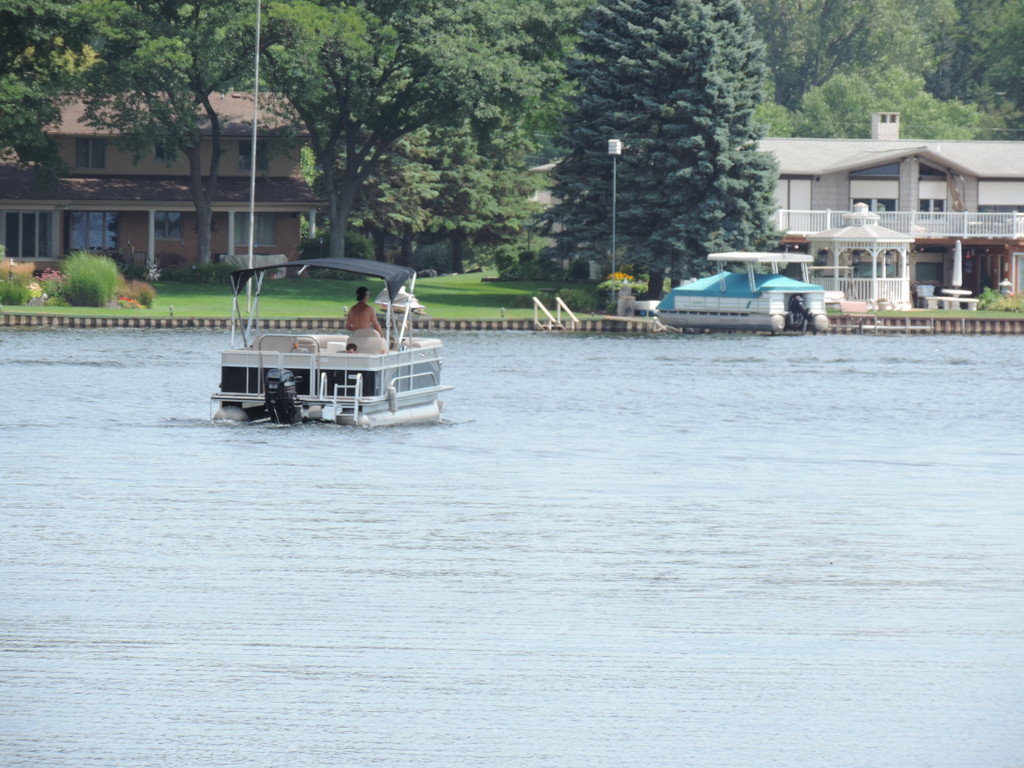 Lakefront homes for sale Lake Sherwood Commerce MI