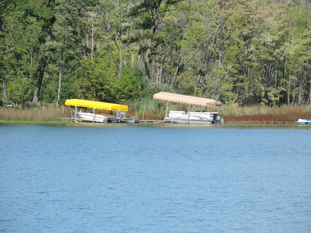 Lake Houses on Cranberry Lake in White Lake Township