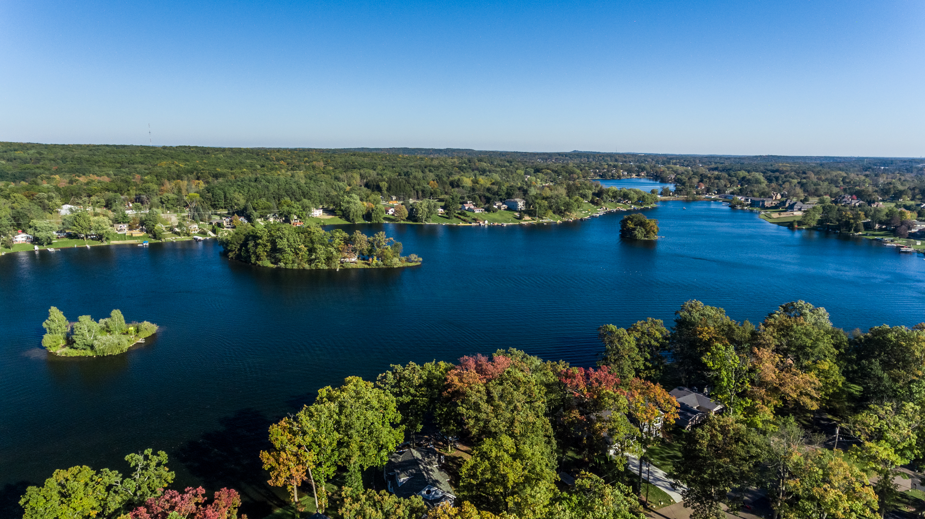 Lakefront homes on Dixie Lake Clarkston Michigan