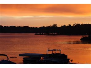 Houses for sale on Commerce Lake in Oakland County MI
